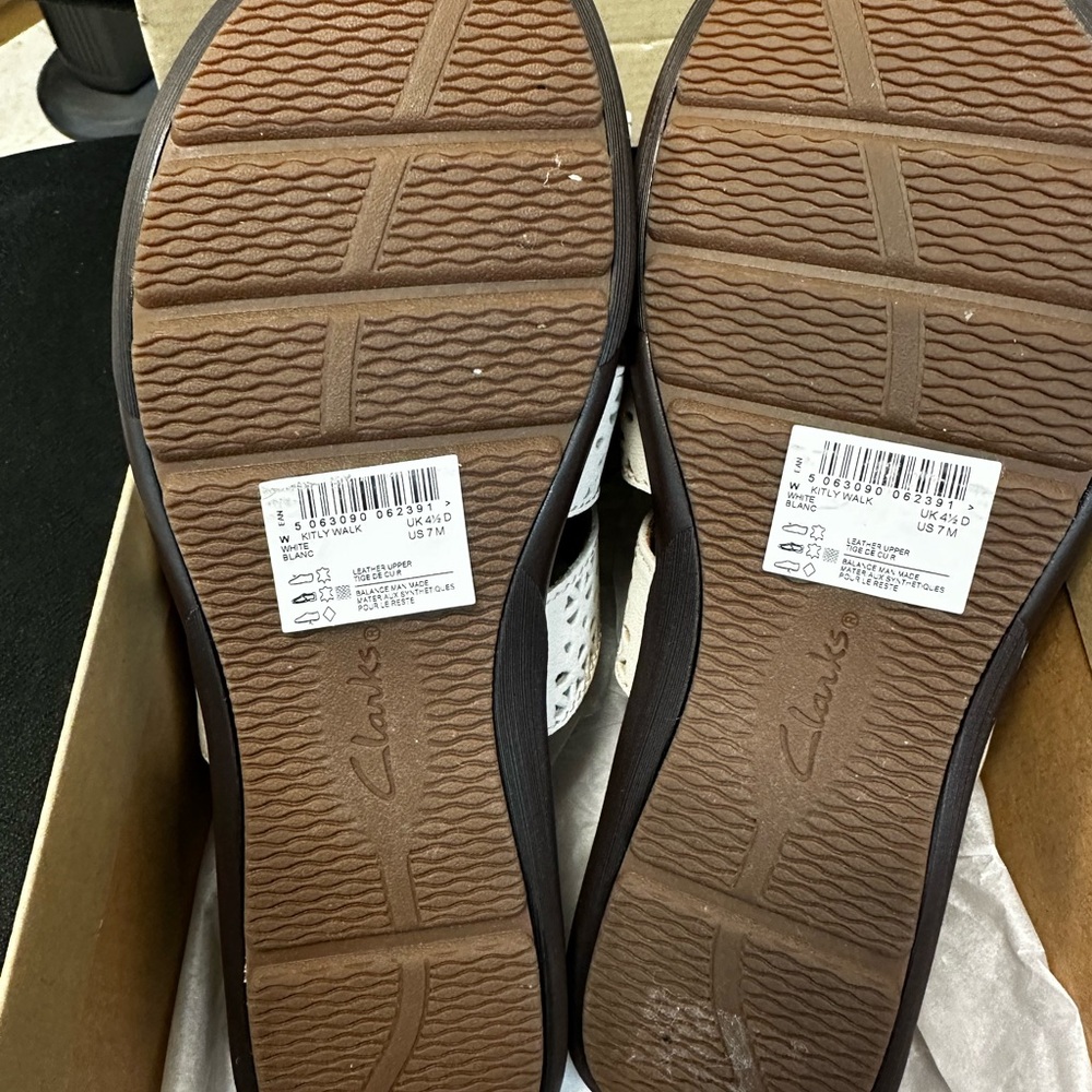 Clark Sandals - Picture 9 of 12